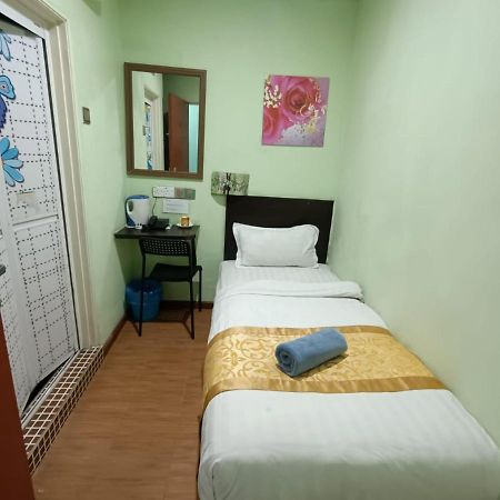 Hotel Zamburger Nur Ramadhan - Previously G Home Hotel Kota Bharu Zewnętrze zdjęcie