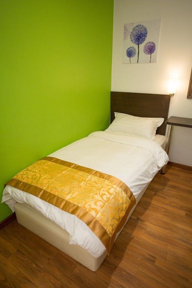 Hotel Zamburger Nur Ramadhan - Previously G Home Hotel Kota Bharu Zewnętrze zdjęcie