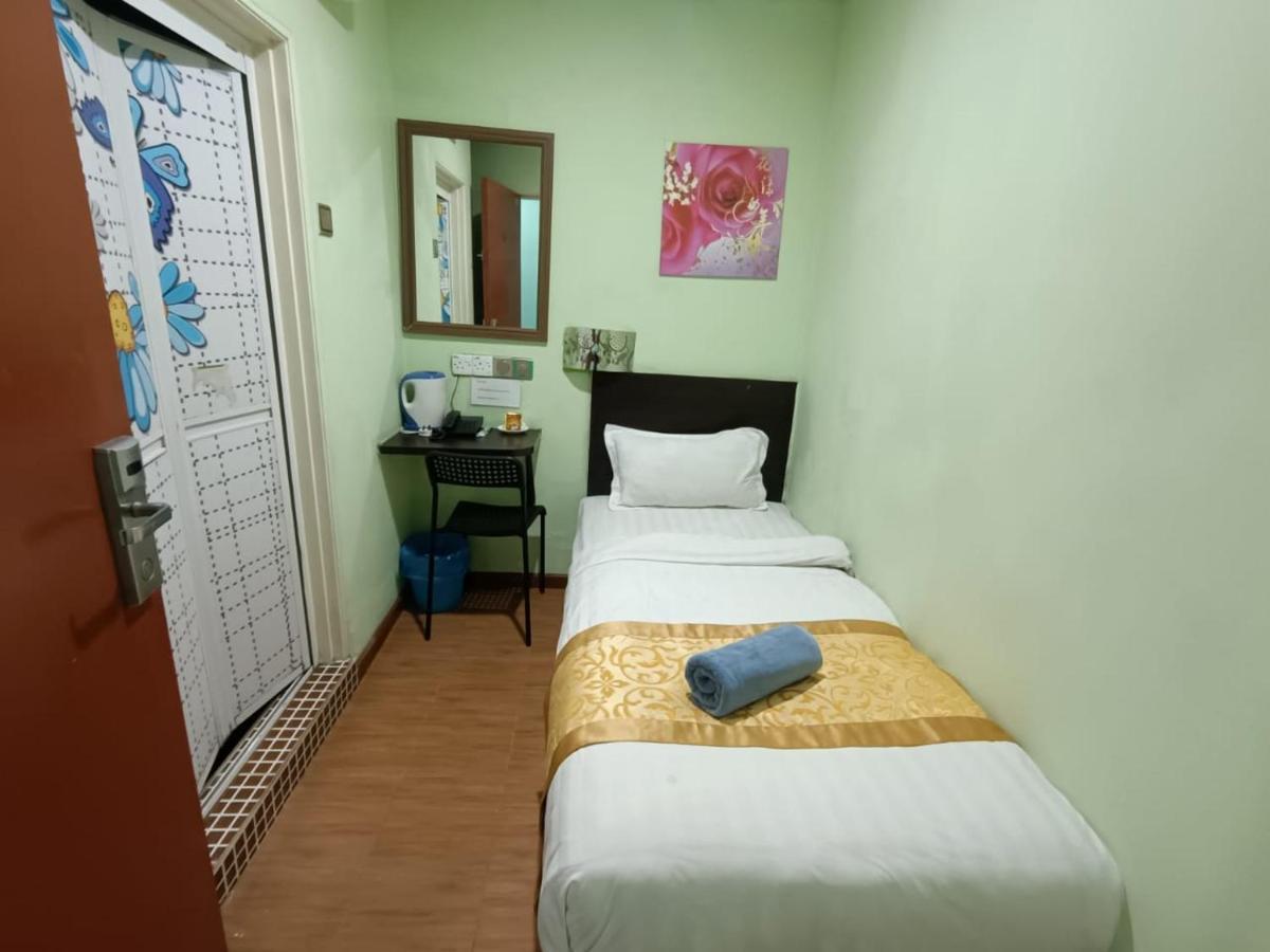 Hotel Zamburger Nur Ramadhan - Previously G Home Hotel Kota Bharu Zewnętrze zdjęcie