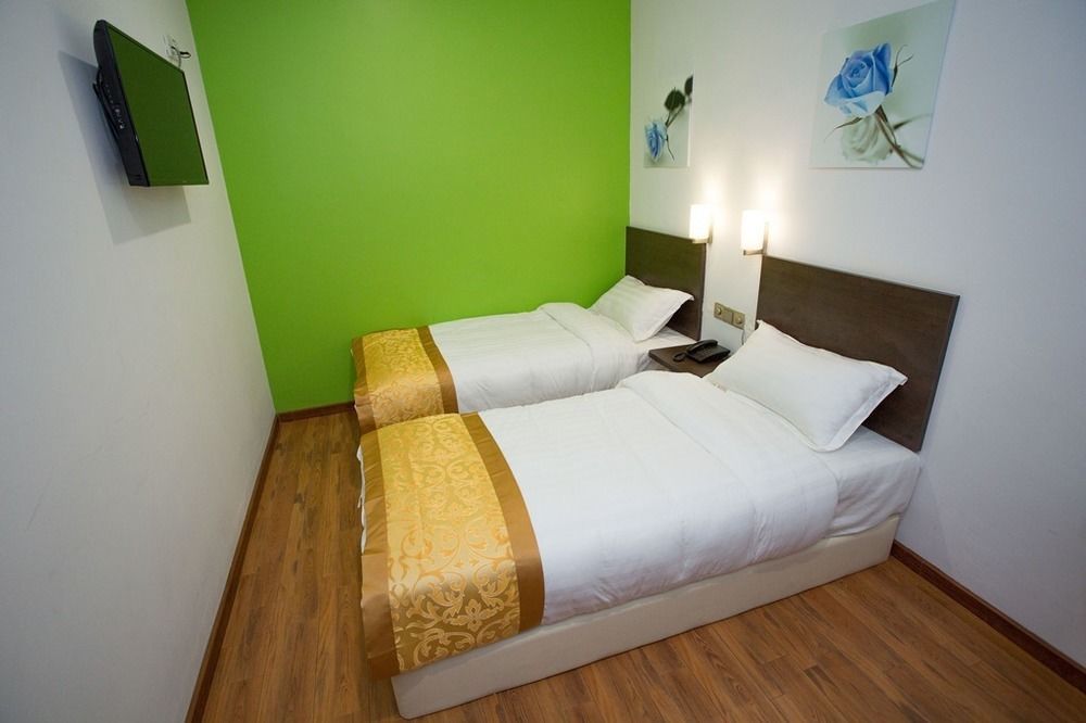 Hotel Zamburger Nur Ramadhan - Previously G Home Hotel Kota Bharu Zewnętrze zdjęcie